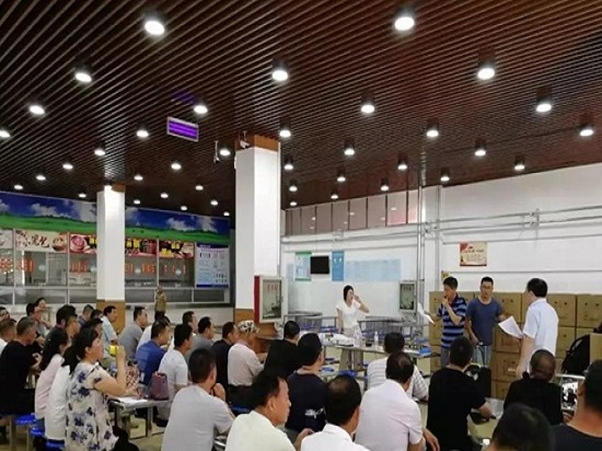 辛集市学校配备快速农药残留检测仪